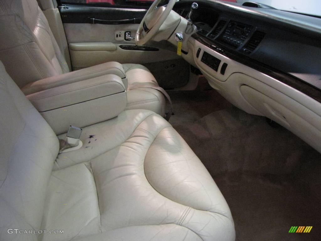 1995 Town Car Cartier - Ivory White Pearl / Tan photo #10