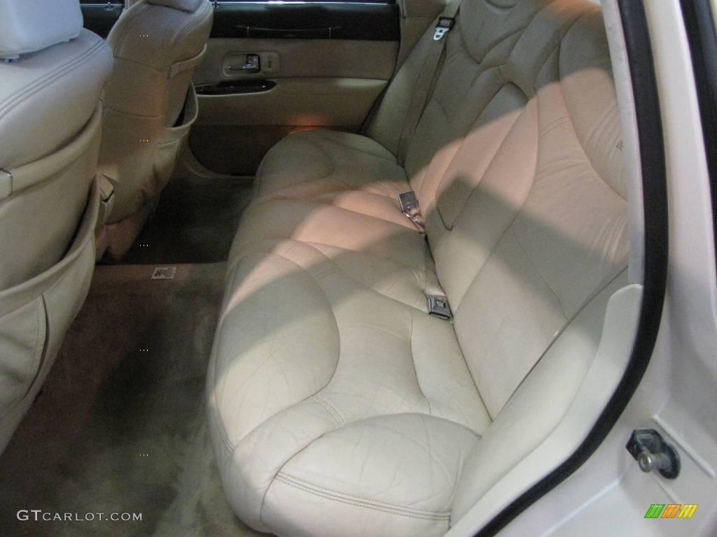 1995 Town Car Cartier - Ivory White Pearl / Tan photo #11