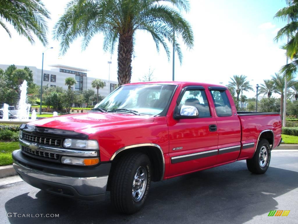 2000 Silverado 1500 LS Extended Cab - Victory Red / Graphite photo #2