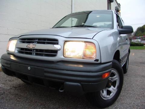 2000 Chevrolet Tracker Soft Top Data, Info and Specs