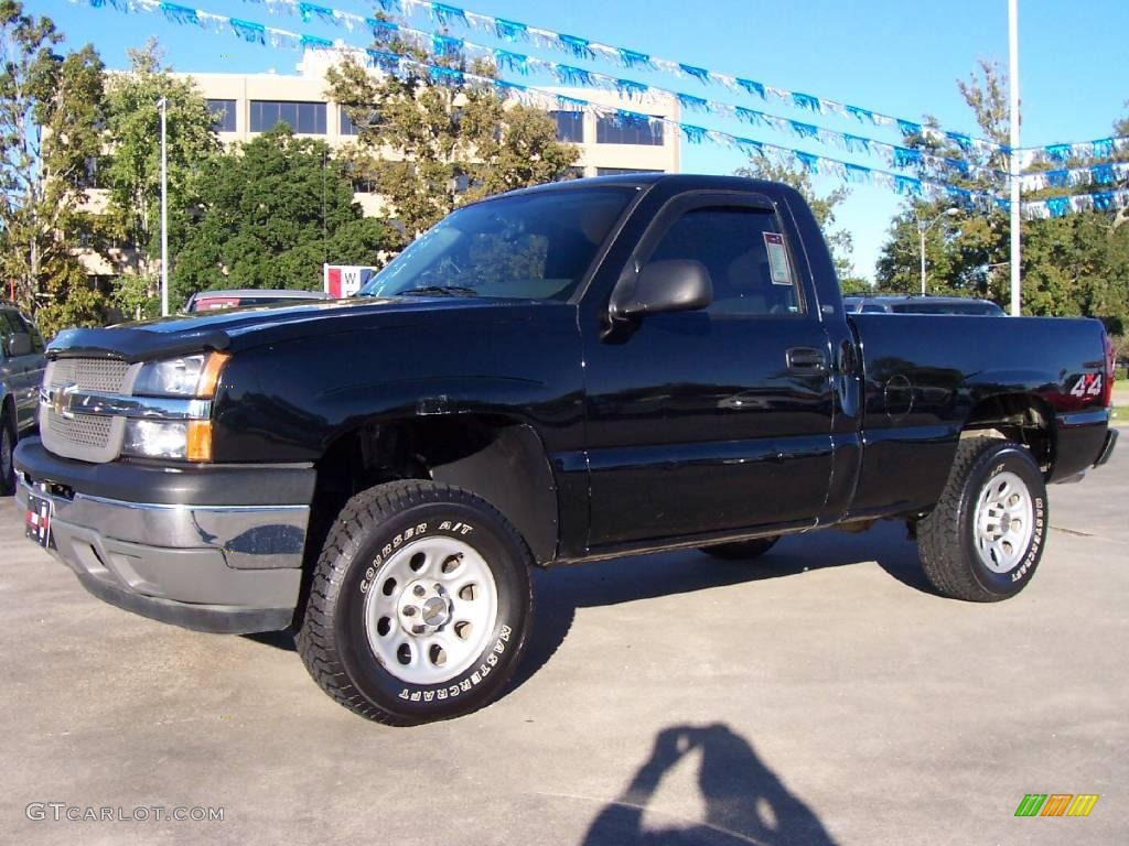 2005 Silverado 1500 Regular Cab 4x4 - Black / Medium Gray photo #1