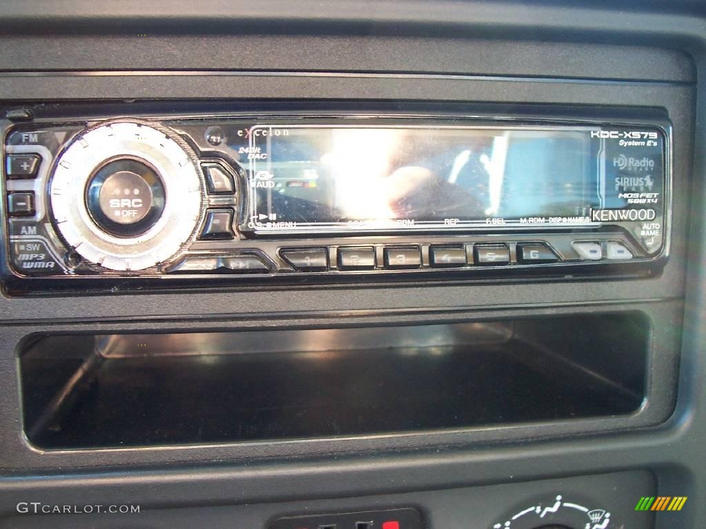 2005 Silverado 1500 Regular Cab 4x4 - Black / Medium Gray photo #12