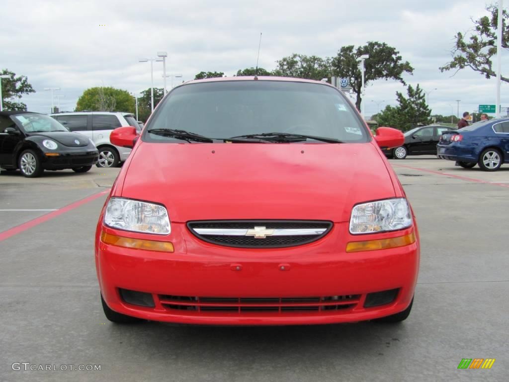 2004 Aveo LS Hatchback - Victory Red / Gray photo #8