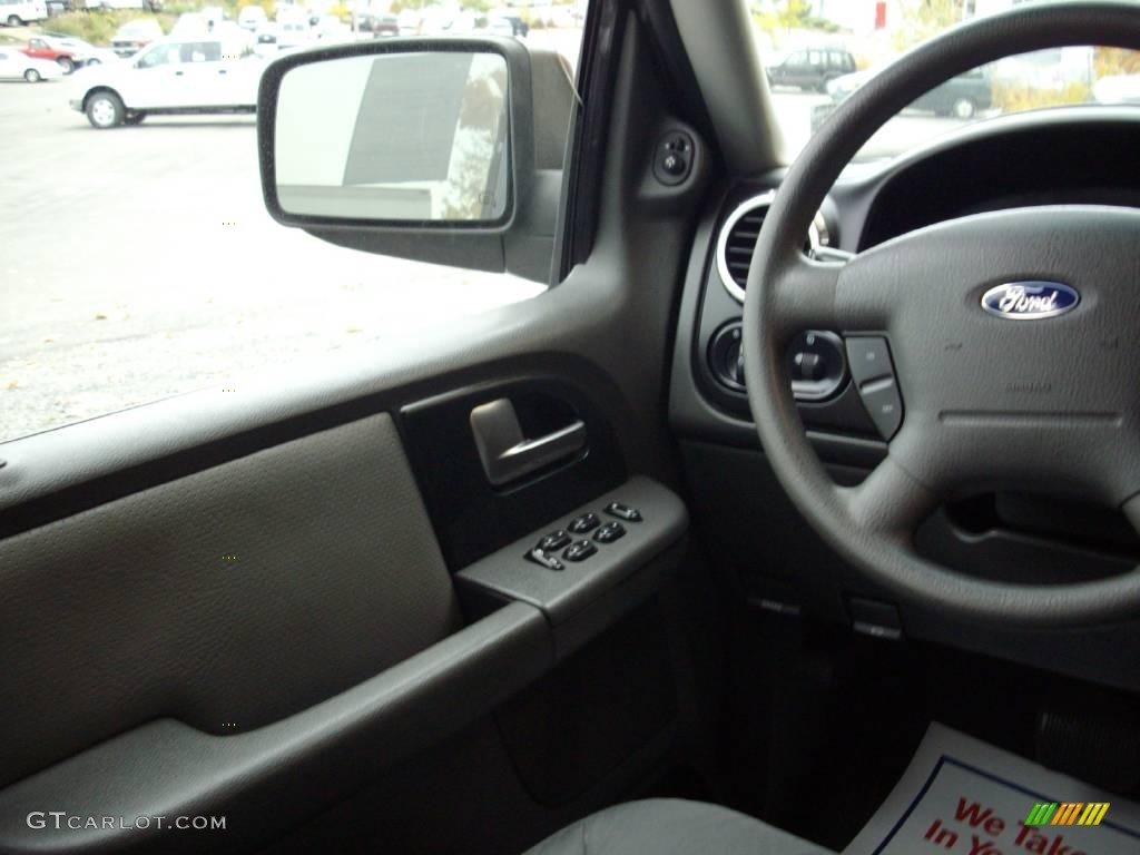 2003 Expedition XLT 4x4 - Silver Birch Metallic / Flint Grey photo #8