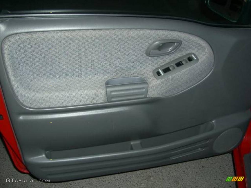 2002 Tracker 4WD Convertible - Wildfire Red / Medium Gray photo #21