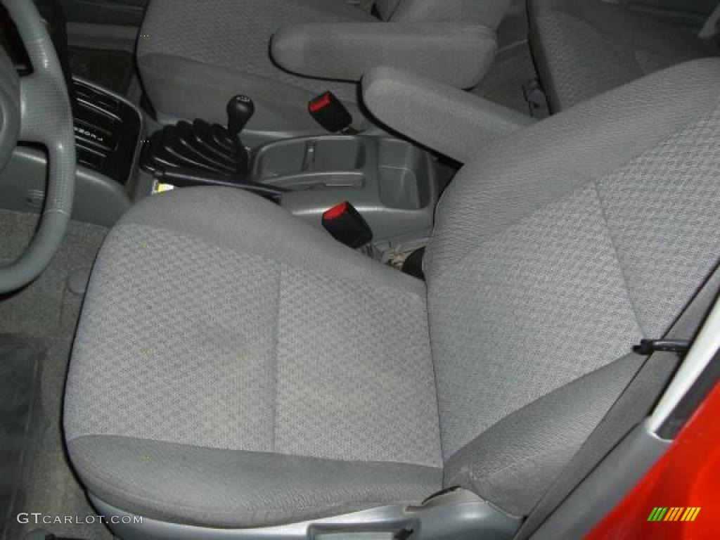 2002 Tracker 4WD Convertible - Wildfire Red / Medium Gray photo #50