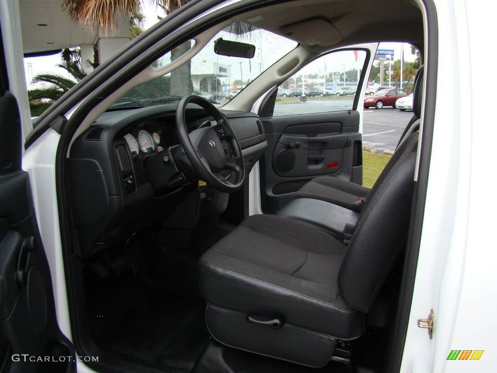 2004 Ram 1500 ST Regular Cab - Bright White / Dark Slate Gray photo #9