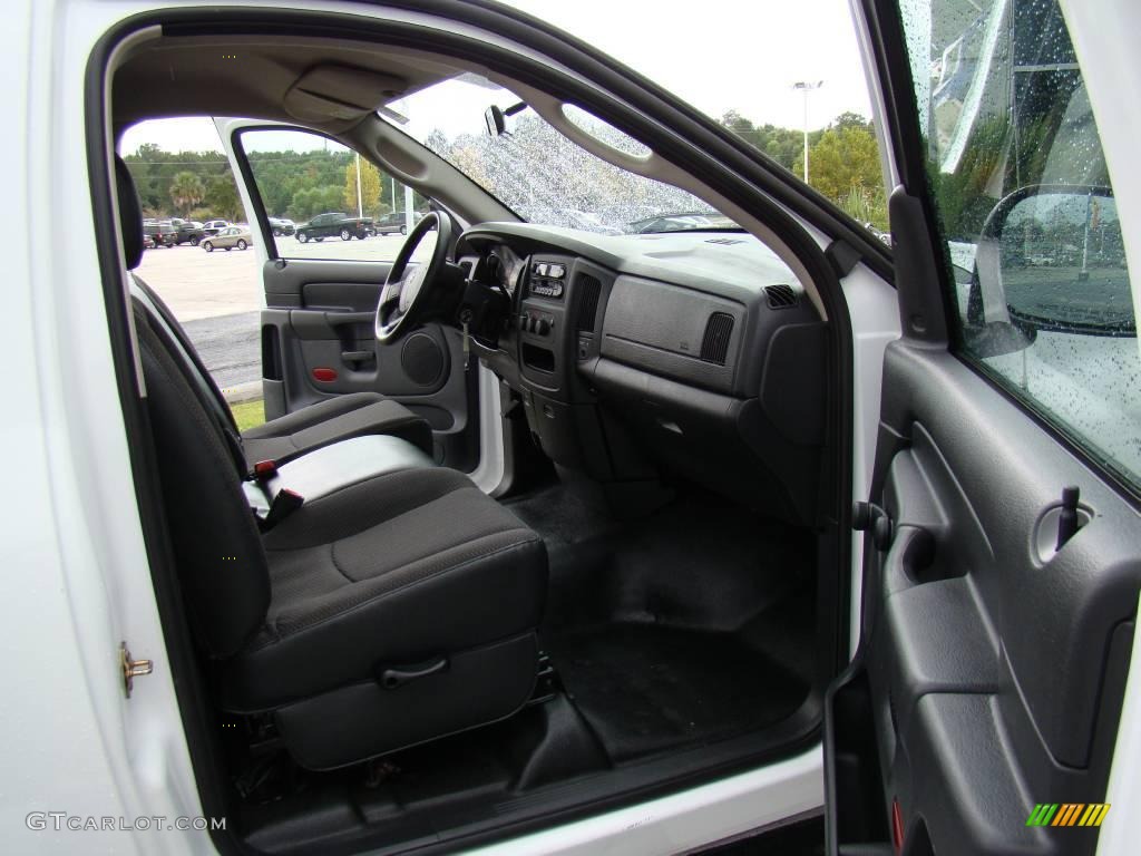 2004 Ram 1500 ST Regular Cab - Bright White / Dark Slate Gray photo #10