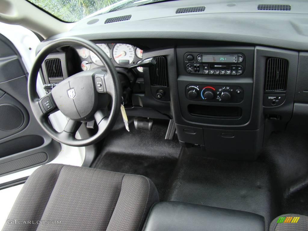 2004 Ram 1500 ST Regular Cab - Bright White / Dark Slate Gray photo #11