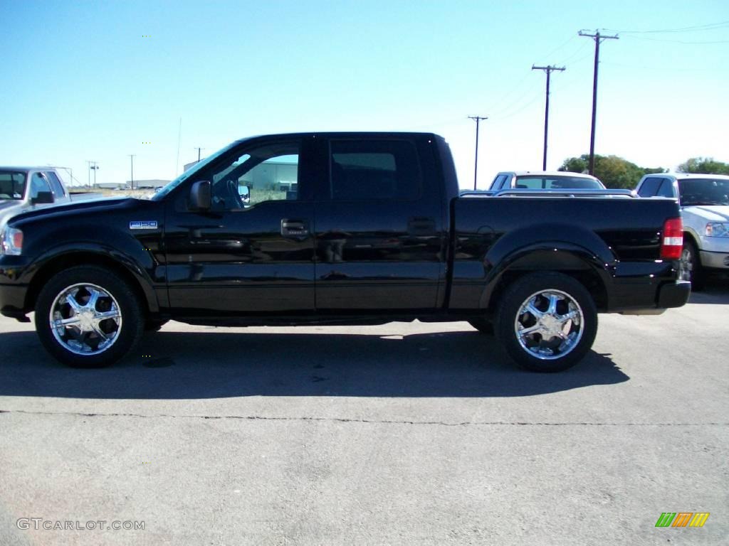 2004 F150 Lariat SuperCrew - Black / Black photo #2