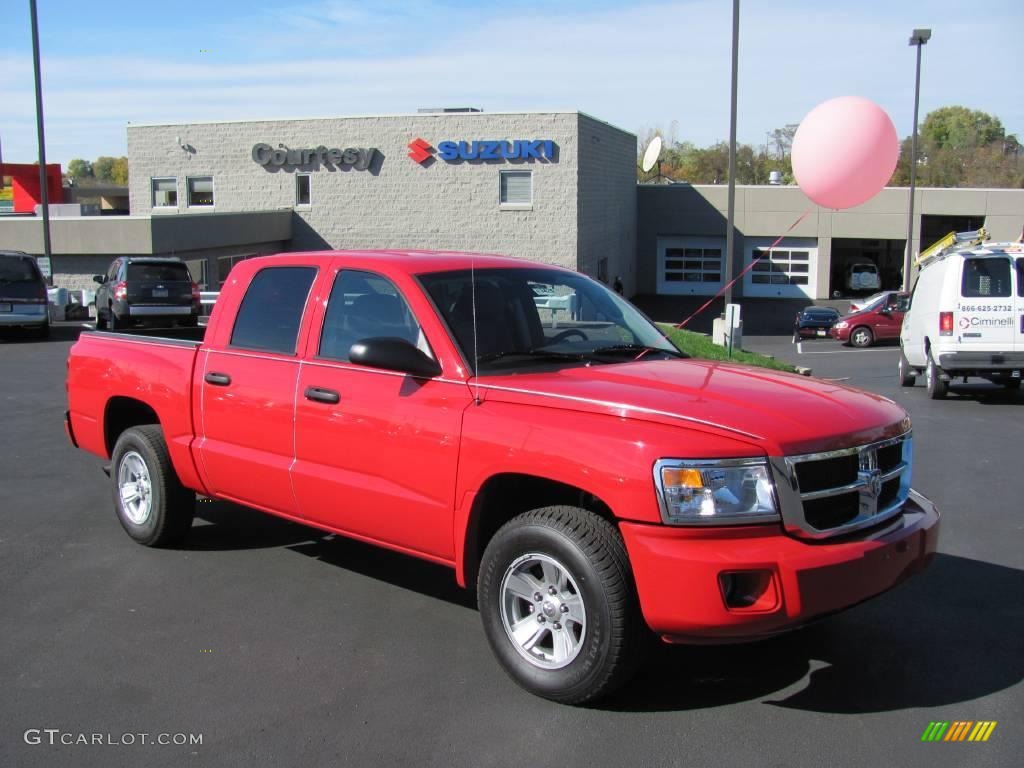 2008 Dakota SLT Crew Cab 4x4 - Flame Red / Dark Slate Gray/Medium Slate Gray photo #1