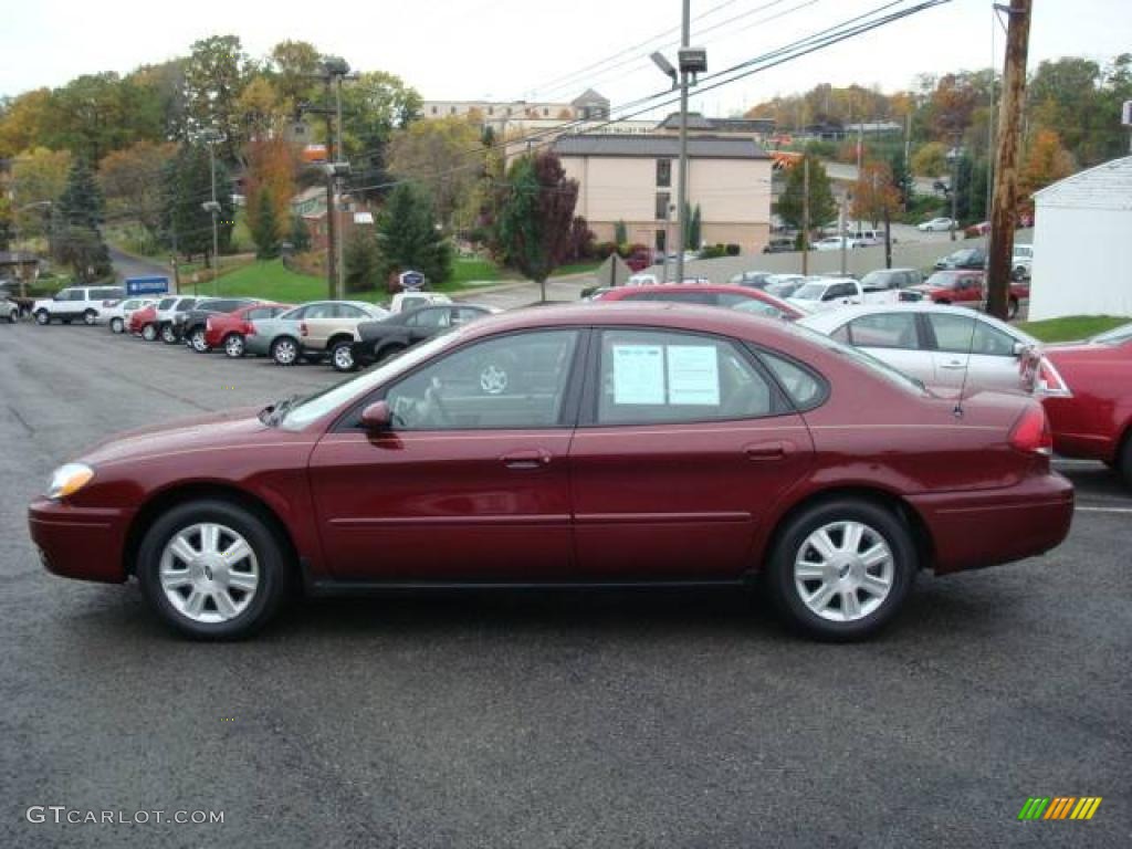 2005 Taurus SEL - Merlot Pearl Clearcoat / Medium/Dark Pebble photo #6