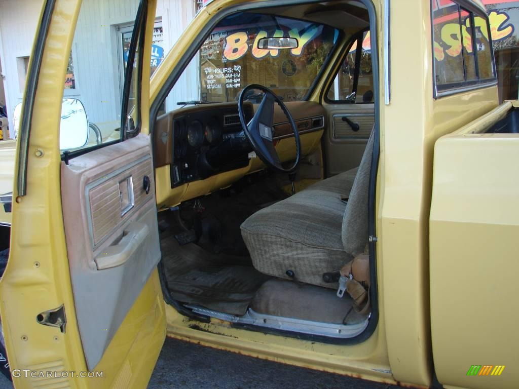 1977 C/K K10 Custom Deluxe Regular Cab 4x4 - Colonial Yellow / Tan photo #6