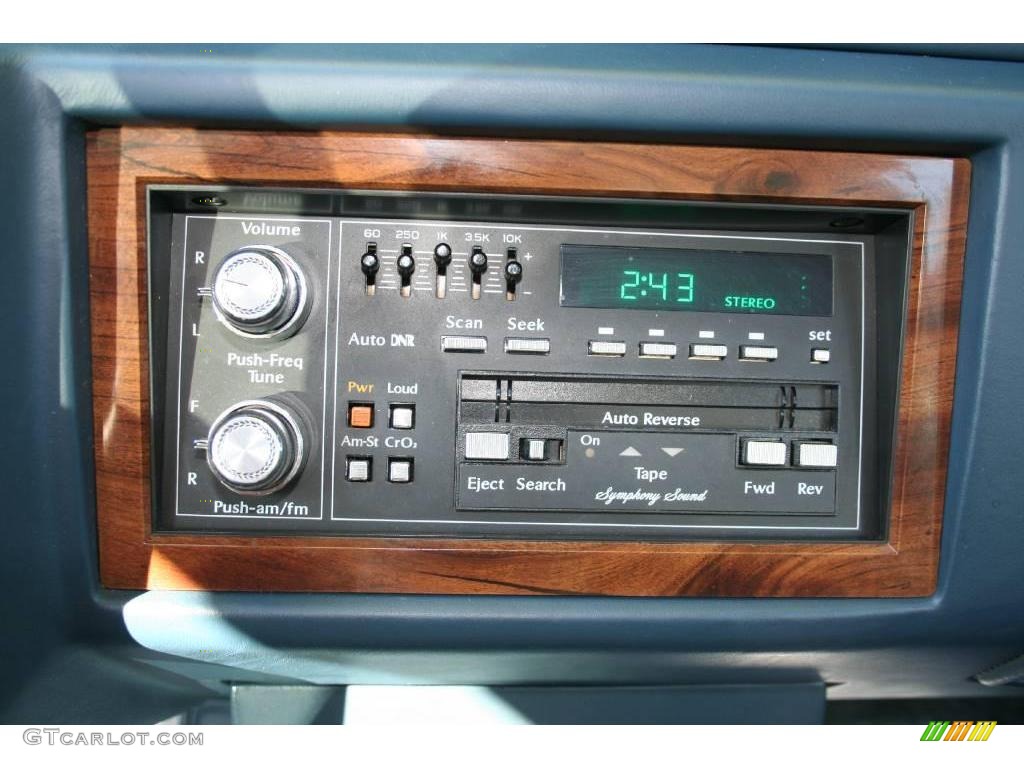 1987 DeVille Coupe - White / Dark Sapphire Blue photo #9