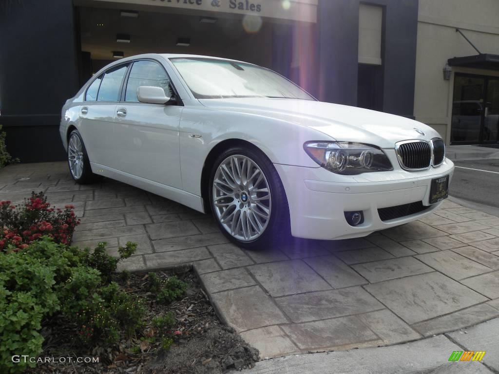 Alpine White BMW 7 Series