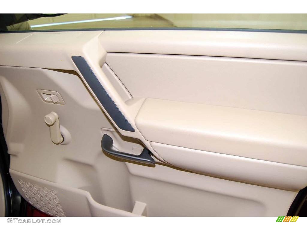 2008 Titan XE King Cab - Galaxy Black / Almond photo #21