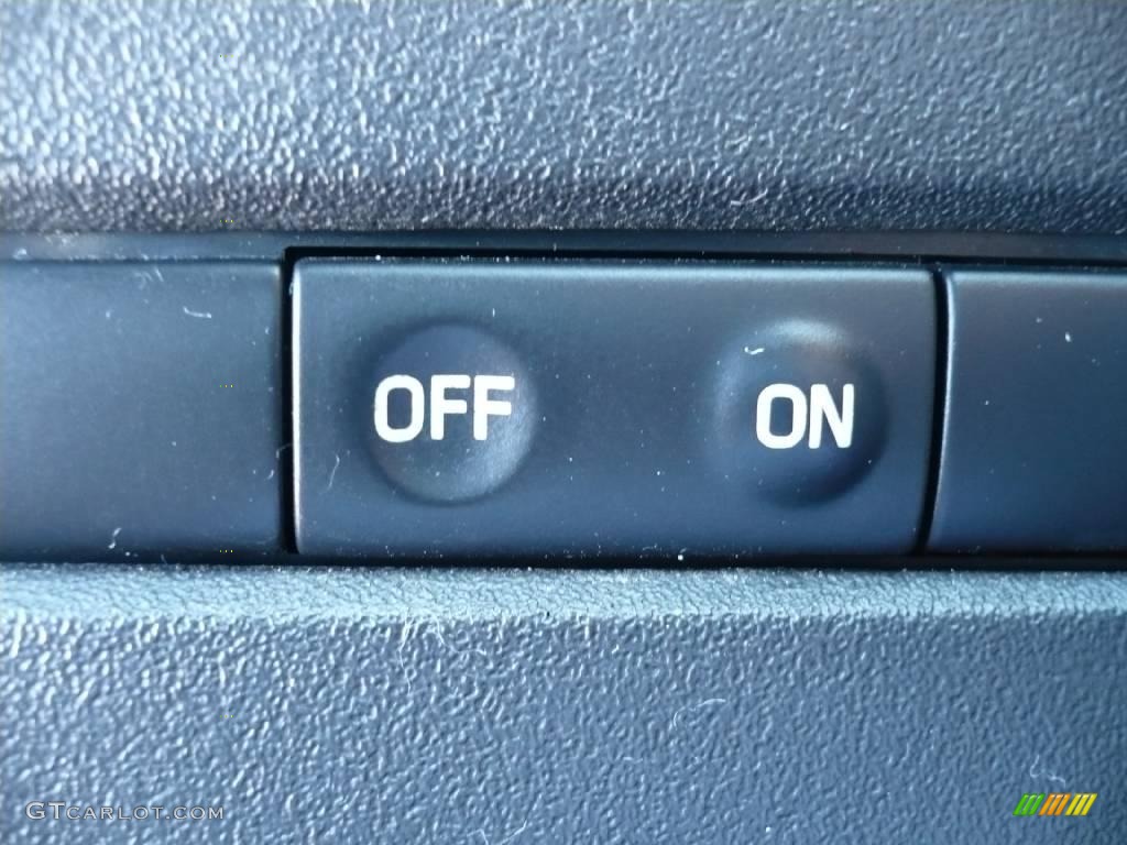 2005 Mustang GT Deluxe Convertible - Torch Red / Dark Charcoal photo #23