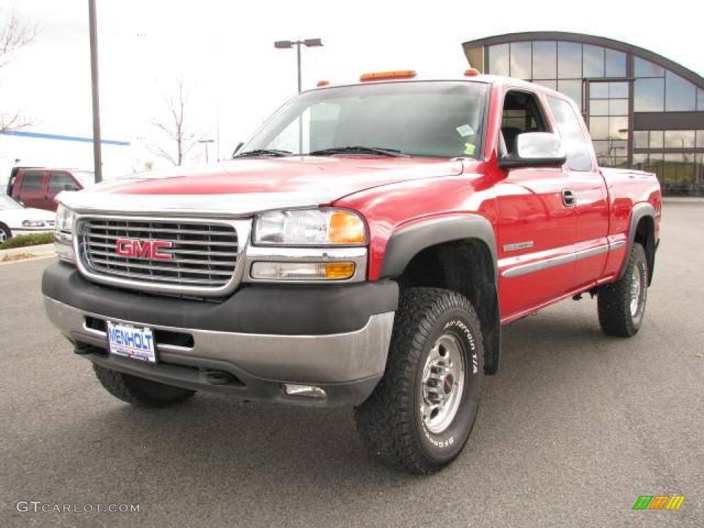 2002 Sierra 2500HD SLE Extended Cab 4x4 - Fire Red / Graphite photo #2