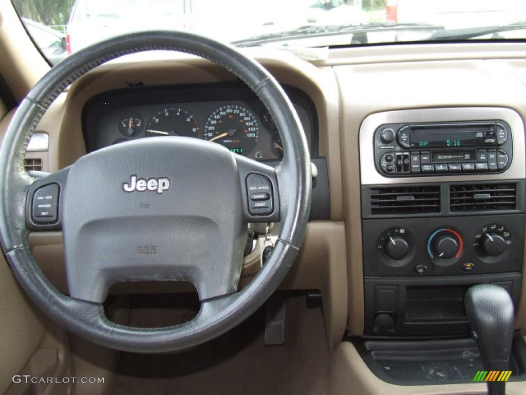 2004 Grand Cherokee Laredo - Inferno Red Pearl / Taupe photo #6