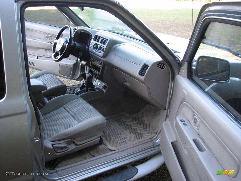 2001 Frontier SE V6 King Cab 4x4 - Sand Dune Metallic / Beige photo #12