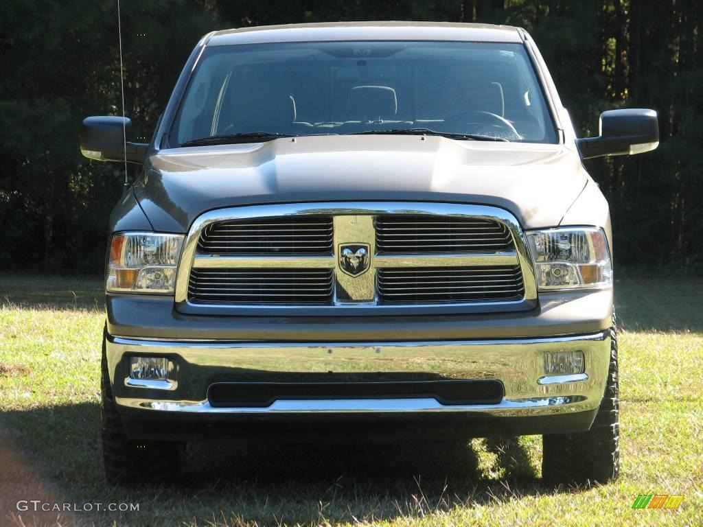 2009 Ram 1500 Big Horn Edition Crew Cab 4x4 - Austin Tan Pearl / Light Pebble Beige/Bark Brown photo #3