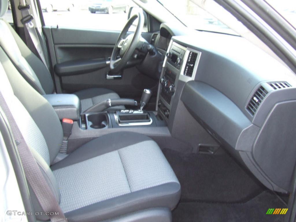 2009 Grand Cherokee Laredo - Bright Silver Metallic / Medium Slate Gray/Dark Slate Gray photo #4