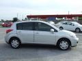 Brilliant Silver - Versa 1.8 S Hatchback Photo No. 3
