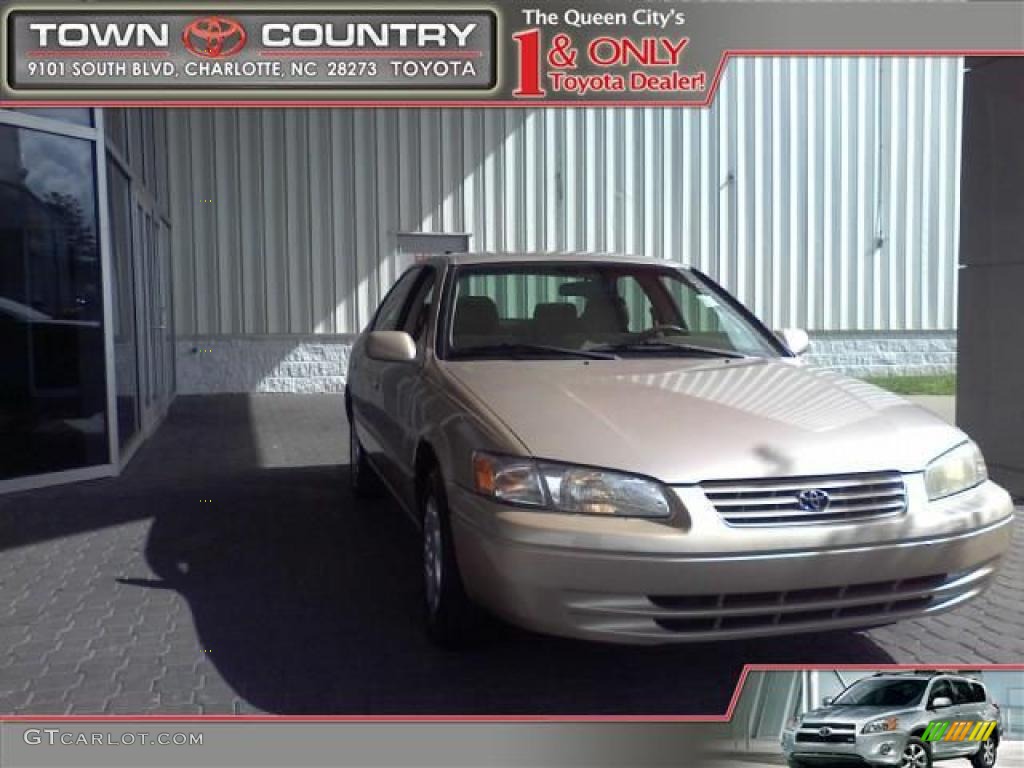 1999 Camry LE - Cashmere Beige Metallic / Oak photo #1