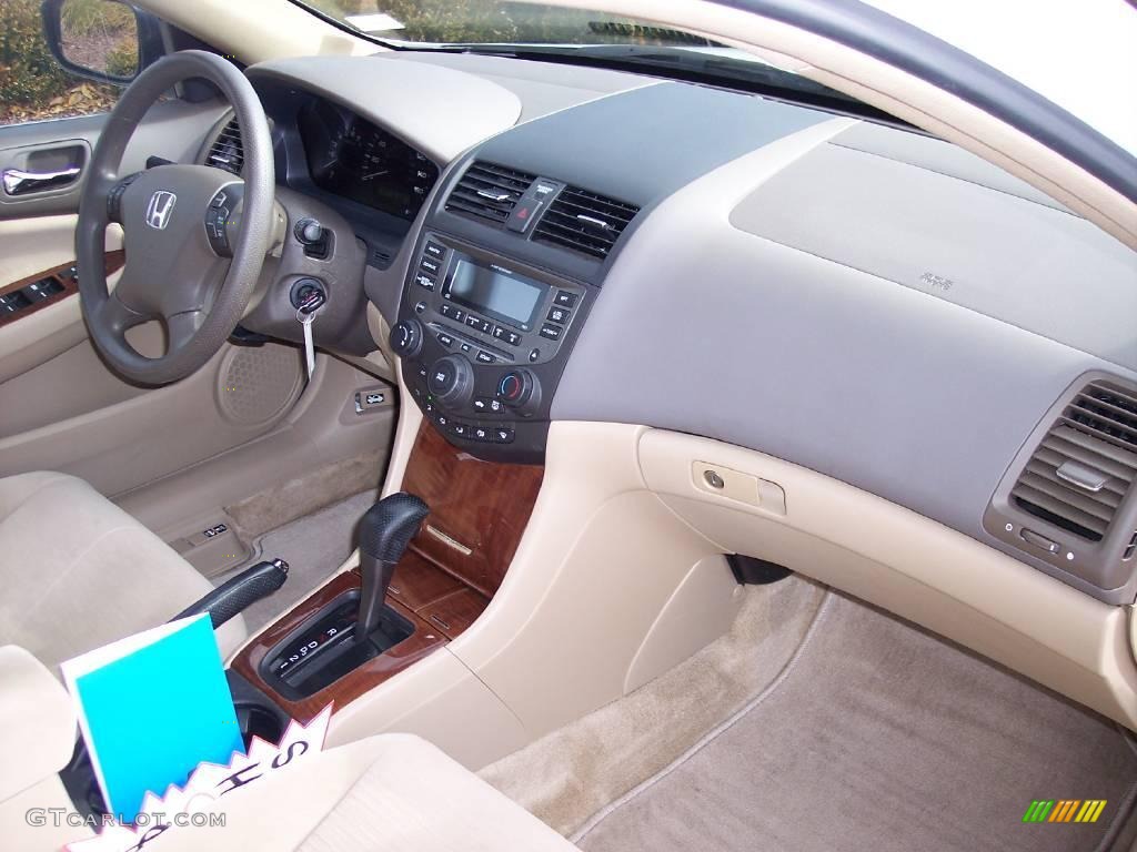 2007 Accord EX Sedan - Taffeta White / Ivory photo #24