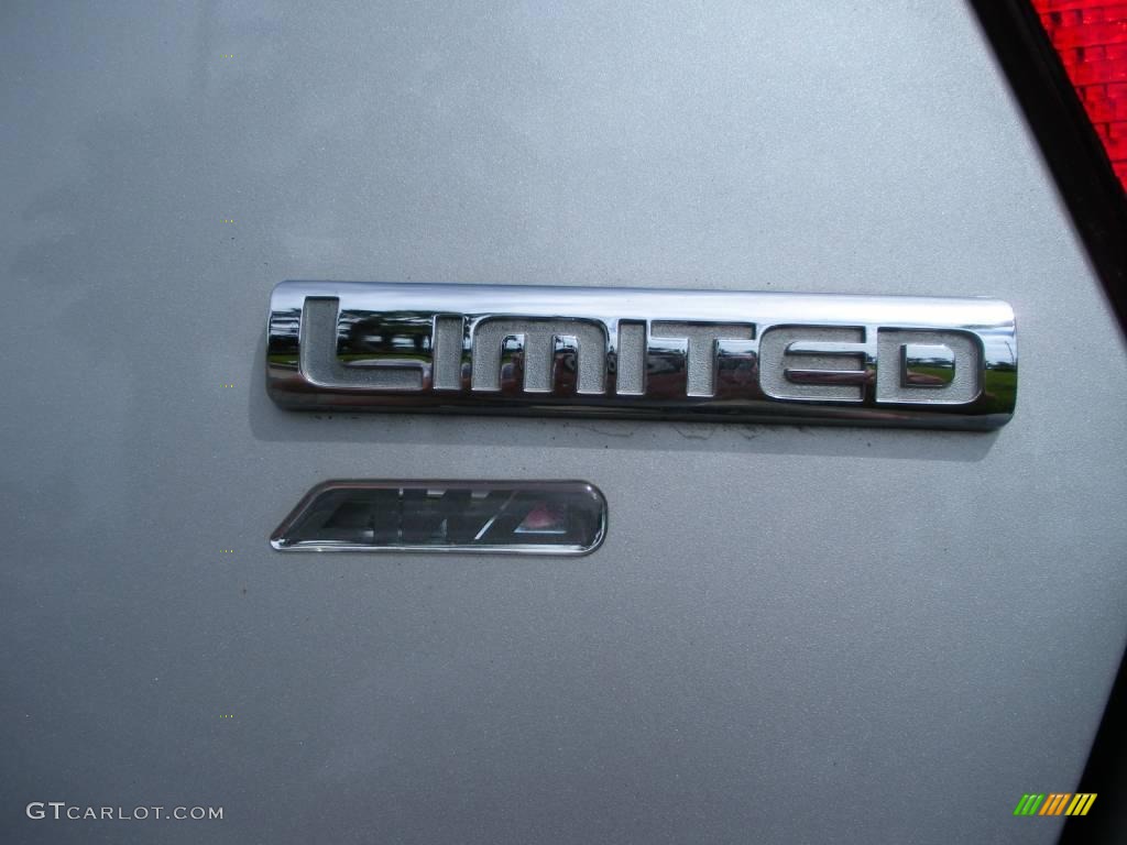 2005 Endeavor Limited AWD - Liquid Silver Metallic / Charcoal photo #10