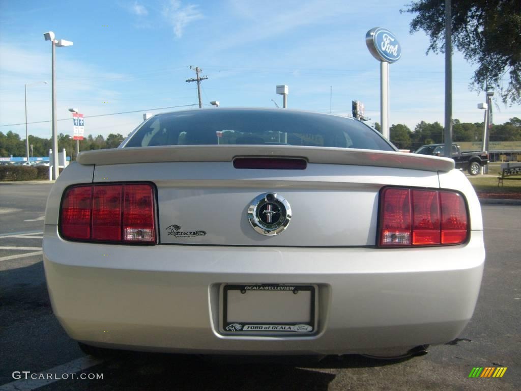 2008 Mustang V6 Deluxe Coupe - Brilliant Silver Metallic / Light Graphite photo #4