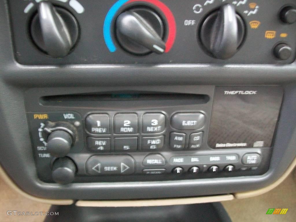 1999 Cavalier Z24 Convertible - Medium Green Metallic / Neutral photo #14