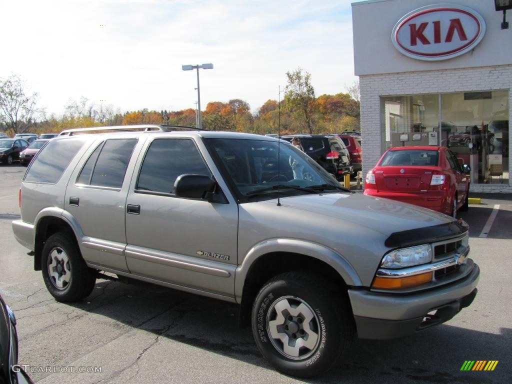 2004 Blazer LS 4x4 - Light Pewter Metallic / Medium Gray photo #1