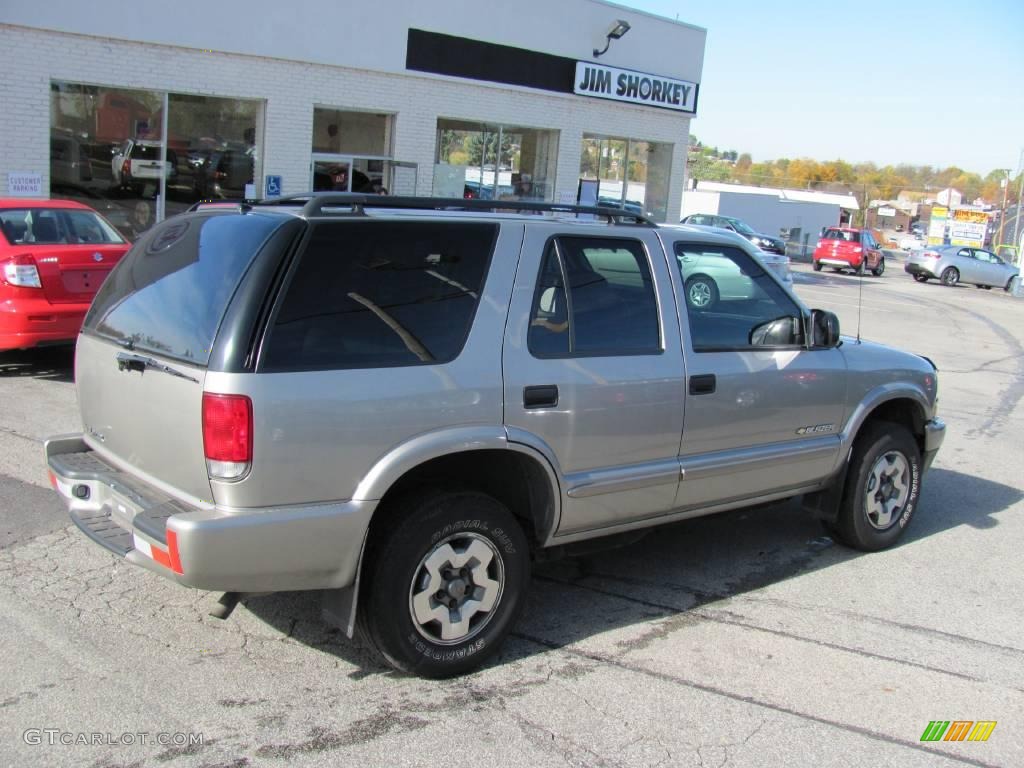 2004 Blazer LS 4x4 - Light Pewter Metallic / Medium Gray photo #3