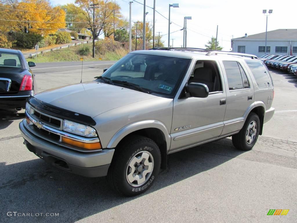 2004 Blazer LS 4x4 - Light Pewter Metallic / Medium Gray photo #5