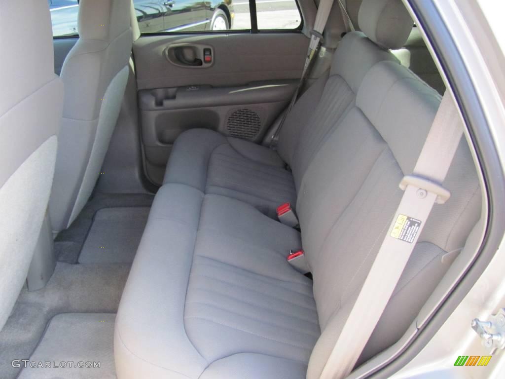 2004 Blazer LS 4x4 - Light Pewter Metallic / Medium Gray photo #12
