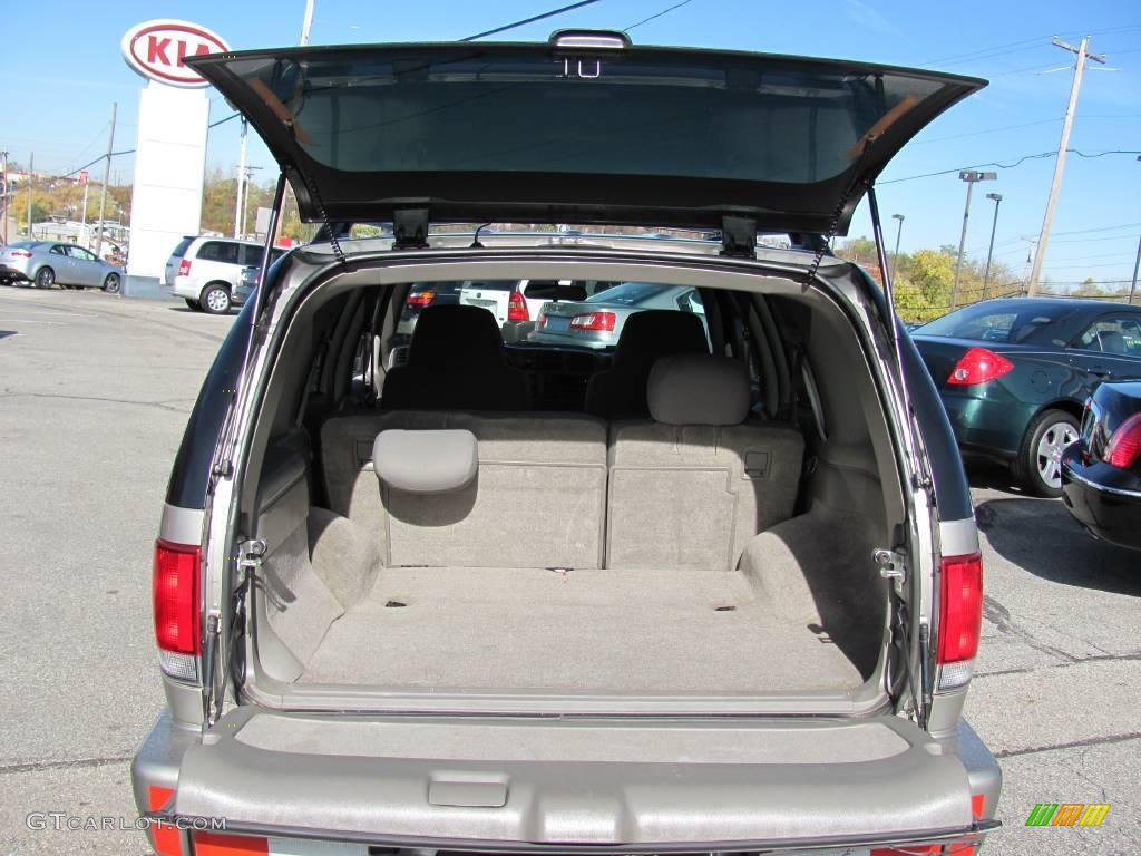 2004 Blazer LS 4x4 - Light Pewter Metallic / Medium Gray photo #13
