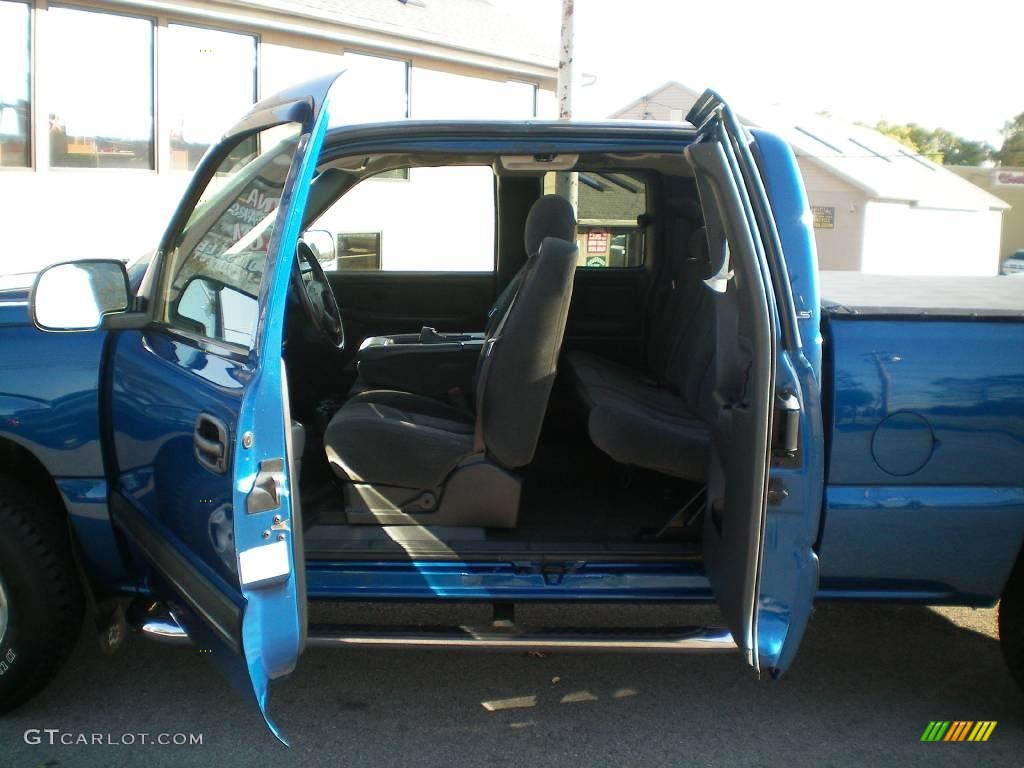2003 Silverado 1500 LS Extended Cab 4x4 - Arrival Blue Metallic / Dark Charcoal photo #17