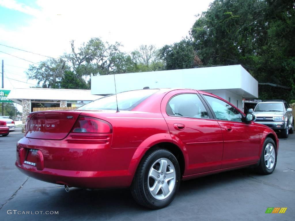 2003 Stratus SXT Sedan - Inferno Red Pearl / Dark Slate Gray photo #5