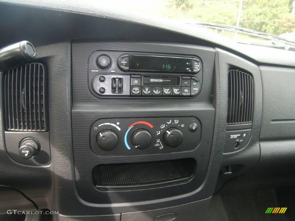 2005 Ram 1500 ST Regular Cab - Flame Red / Dark Slate Gray photo #16