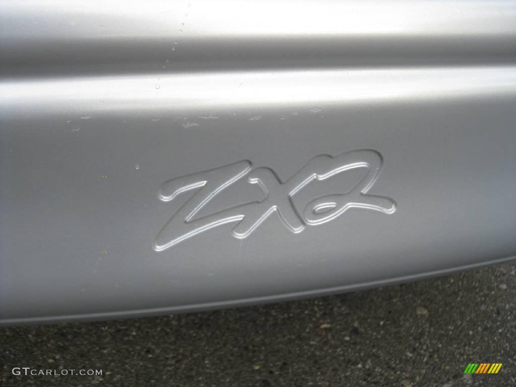 2003 Escort ZX2 Coupe - Silver Frost Metallic / Dark Charcoal photo #16