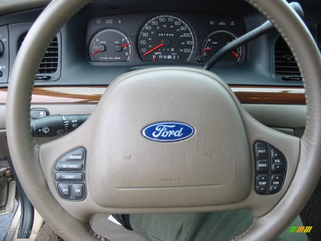 2004 Crown Victoria LX - Arizona Beige Metallic / Medium Parchment photo #7