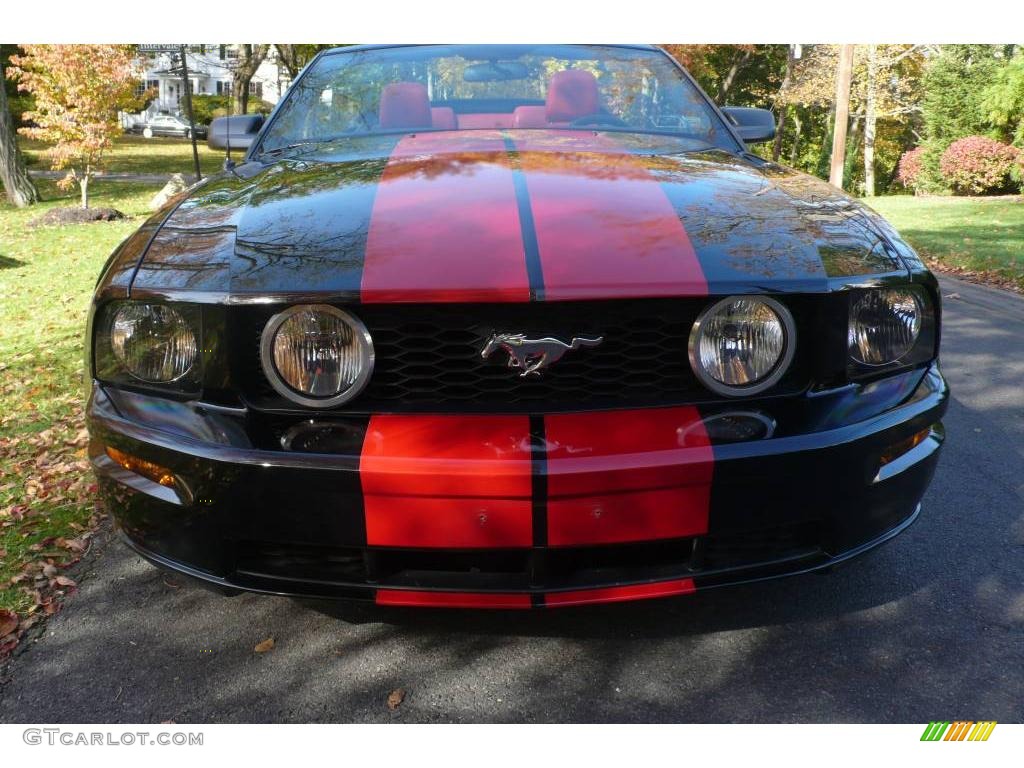 2006 Mustang GT Premium Convertible - Black / Red/Dark Charcoal photo #9
