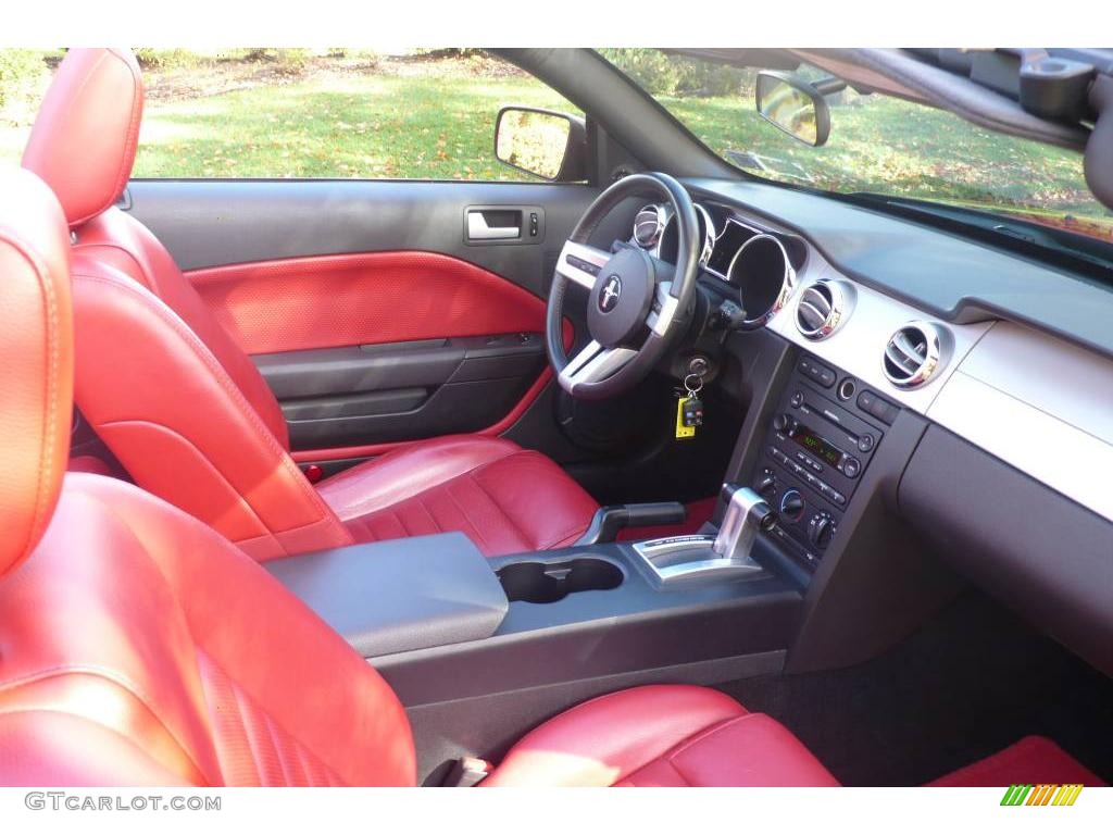 2006 Mustang GT Premium Convertible - Black / Red/Dark Charcoal photo #16