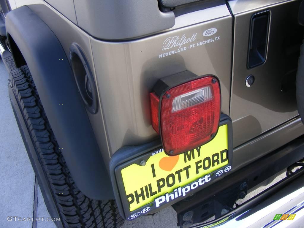 2004 Wrangler Sport 4x4 - Light Khaki Metallic / Khaki photo #9