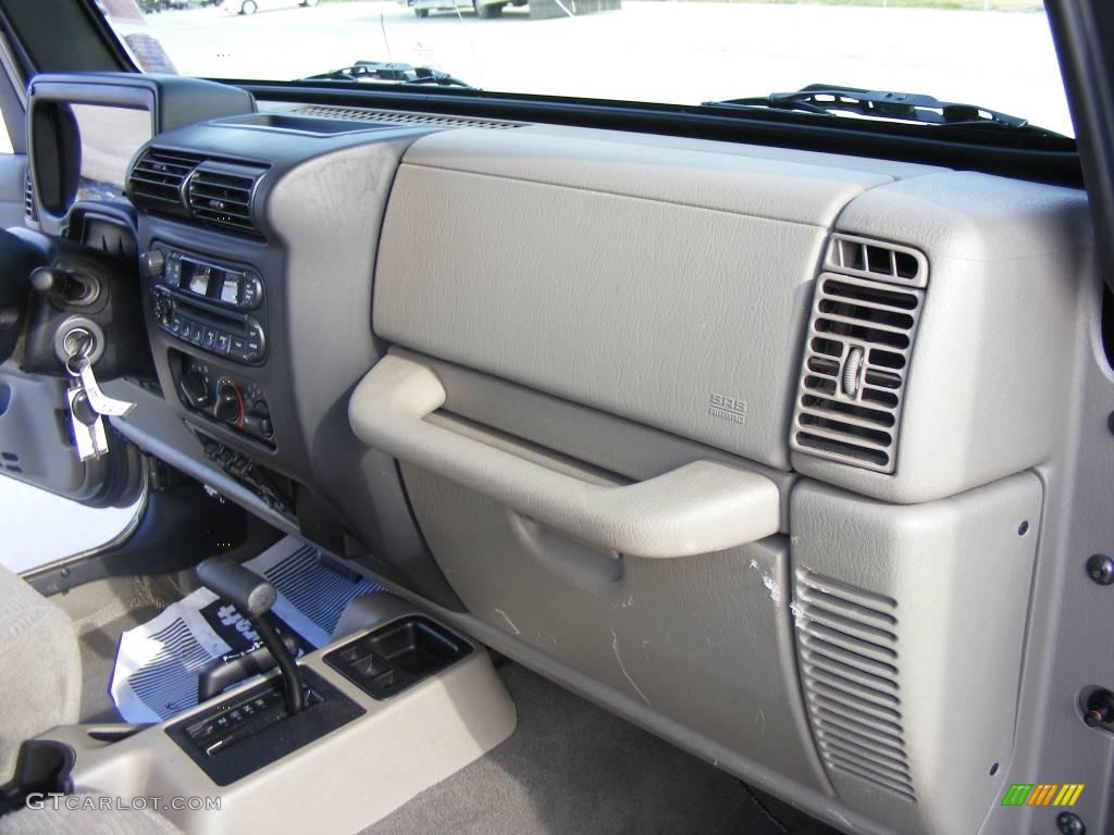 2004 Wrangler Sport 4x4 - Light Khaki Metallic / Khaki photo #23