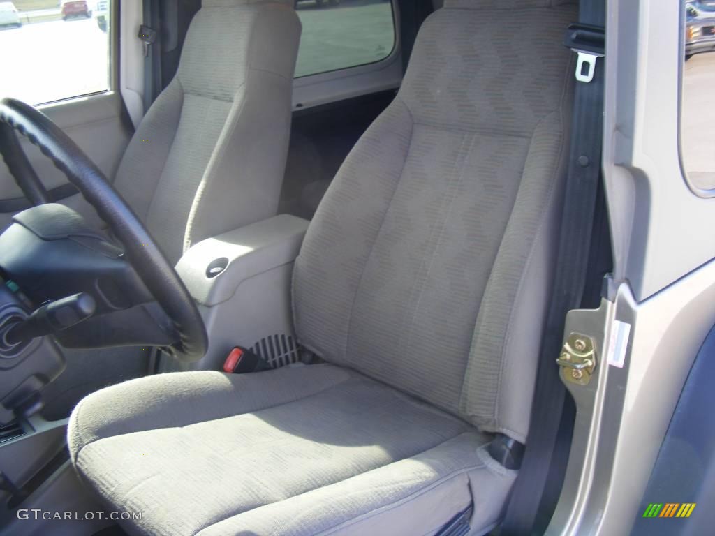 2004 Wrangler Sport 4x4 - Light Khaki Metallic / Khaki photo #30