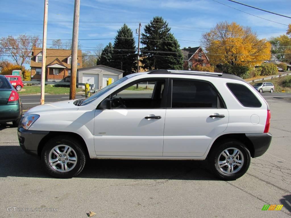 2008 Sportage LX V6 4x4 - Clear White / Black photo #5