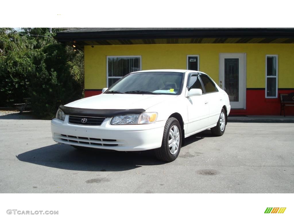 2001 Camry LE - Super White / Gray photo #1