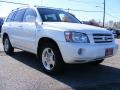 Super White - Highlander V6 4WD Photo No. 1